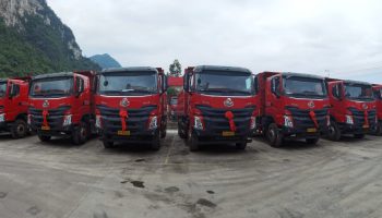 專業(yè)服務(wù)，成就大客戶，玉柴機(jī)電交付10臺(tái)乘龍自卸車